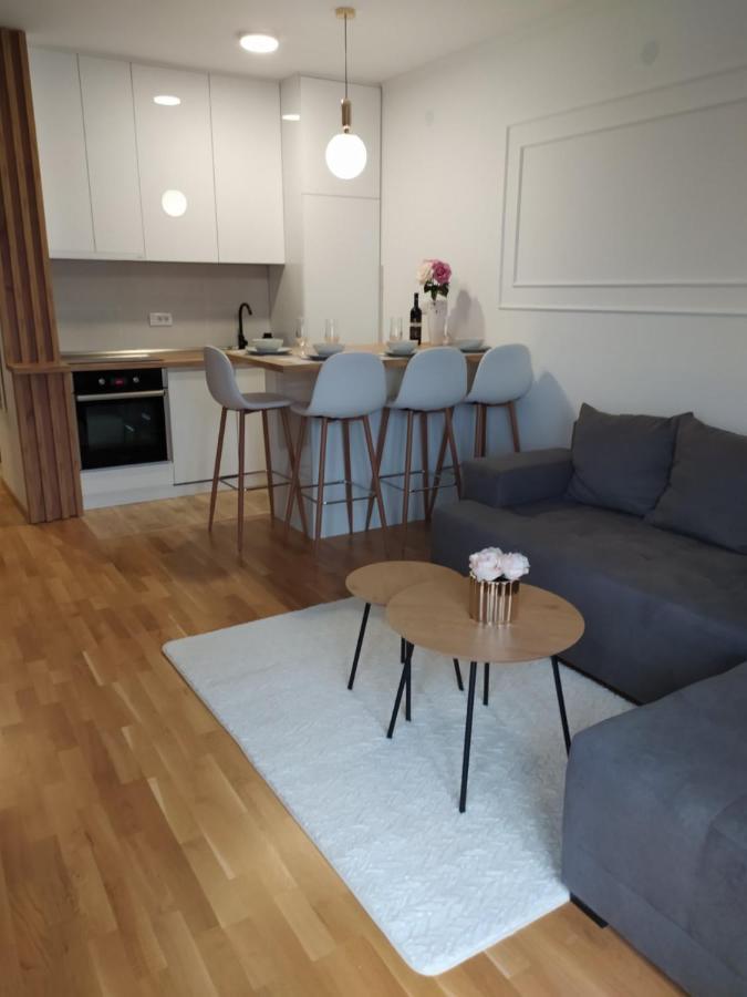 Apartman Milla lux Novi Sad Esterno foto